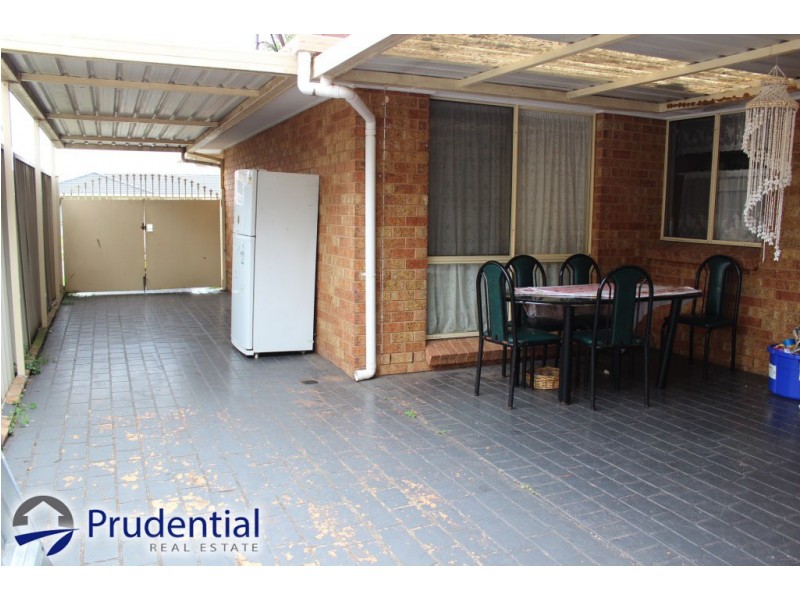 41 Lyrebird Crescent, Green Valley NSW 2168