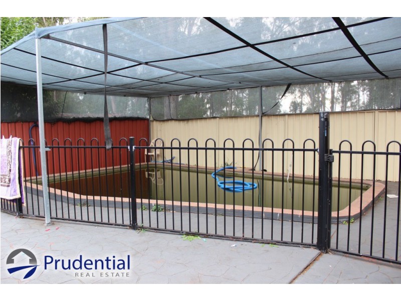 41 Lyrebird Crescent, Green Valley NSW 2168