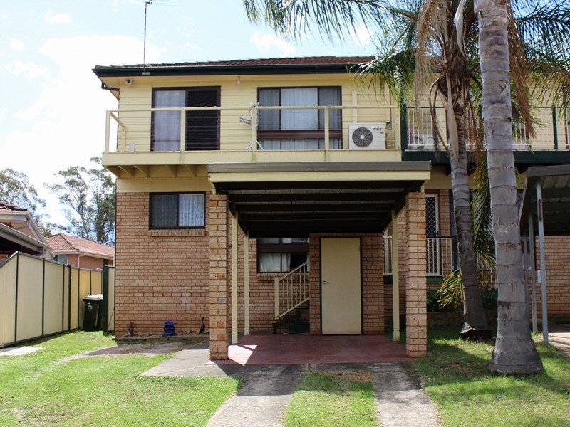 17 Campbell Close, Minto NSW 2566