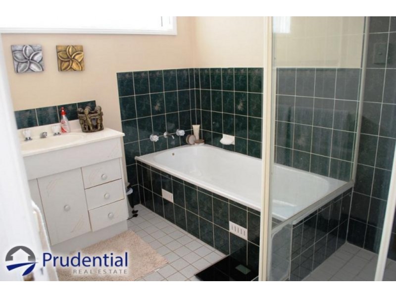 2/2 Horatio Street, Rosemeadow NSW 2560