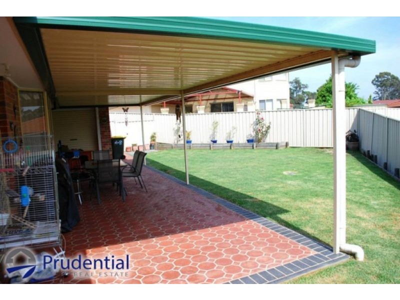 48 Fullerton Circuit, St Helens Park NSW 2560