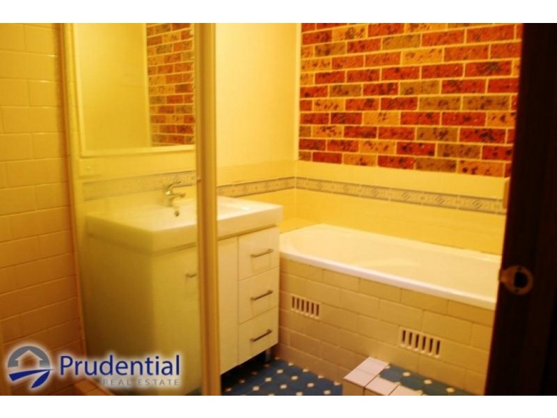 16B Ironside Drive, St Helens Park NSW 2560