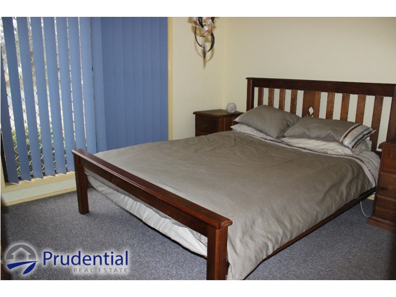 15 Rangers Road, St Helens Park NSW 2560