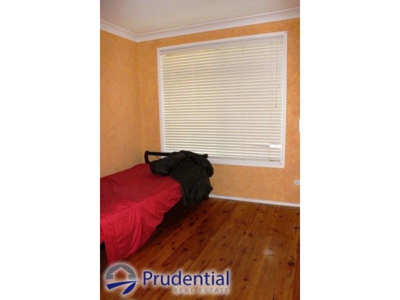 240 The Parkway, Bradbury NSW 2560