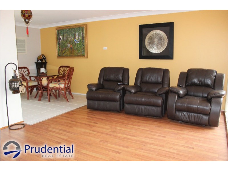 17 Lerwick Place, St Andrews NSW 2566