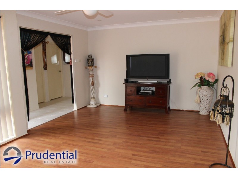 17 Lerwick Place, St Andrews NSW 2566