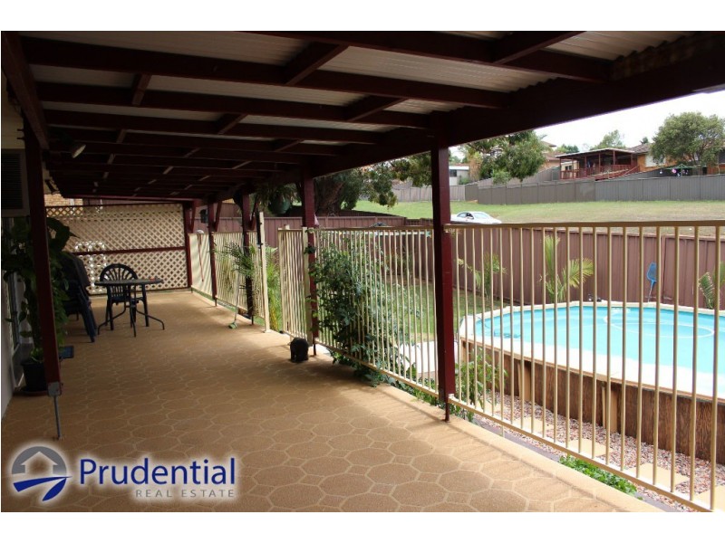 17 Lerwick Place, St Andrews NSW 2566