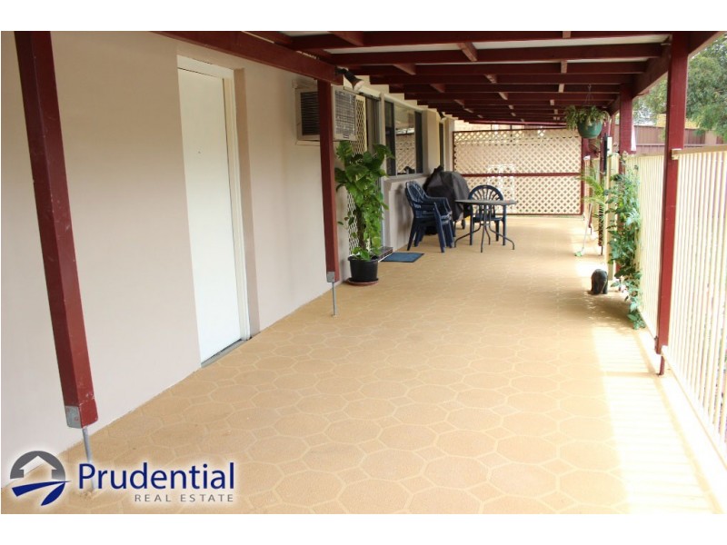 17 Lerwick Place, St Andrews NSW 2566