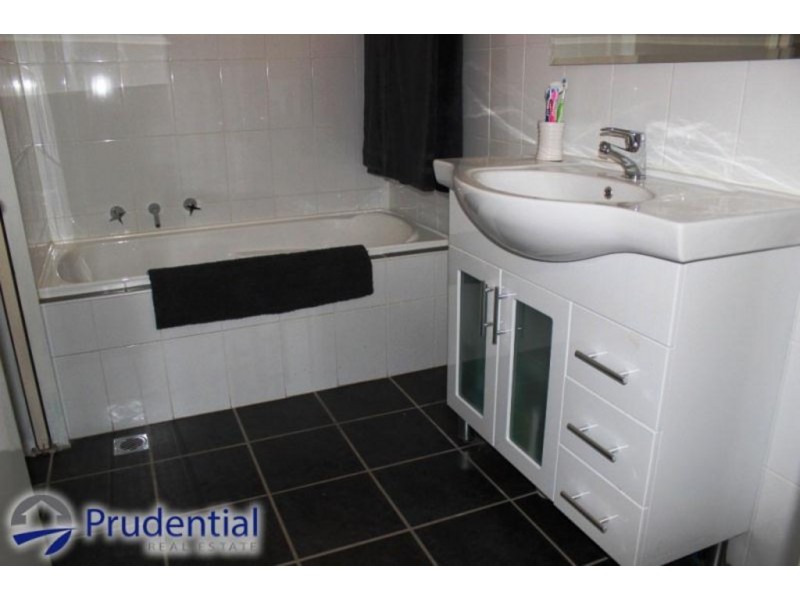 338 The Parkway, Bradbury NSW 2560