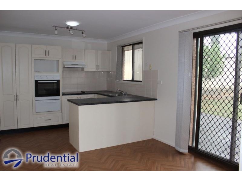 10 Demetrius Road, Rosemeadow NSW 2560