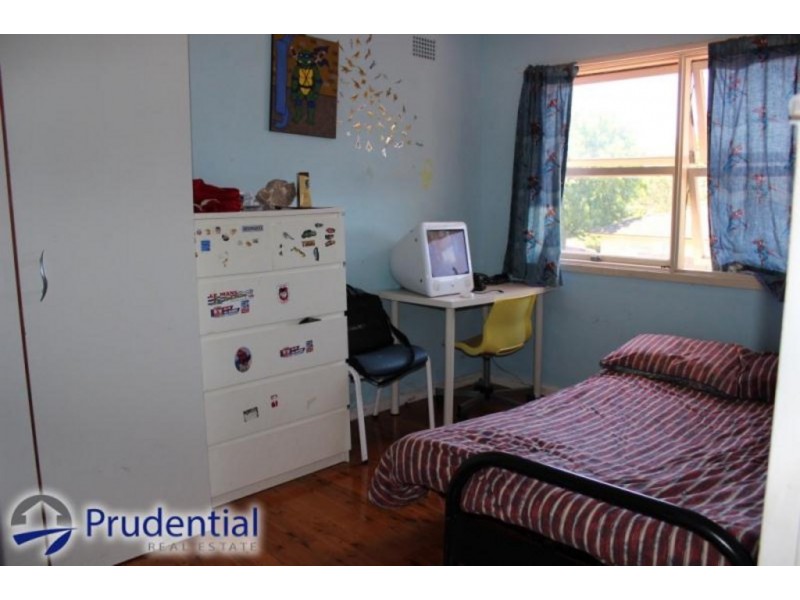 32 Carcoola Street, Campbelltown NSW 2560