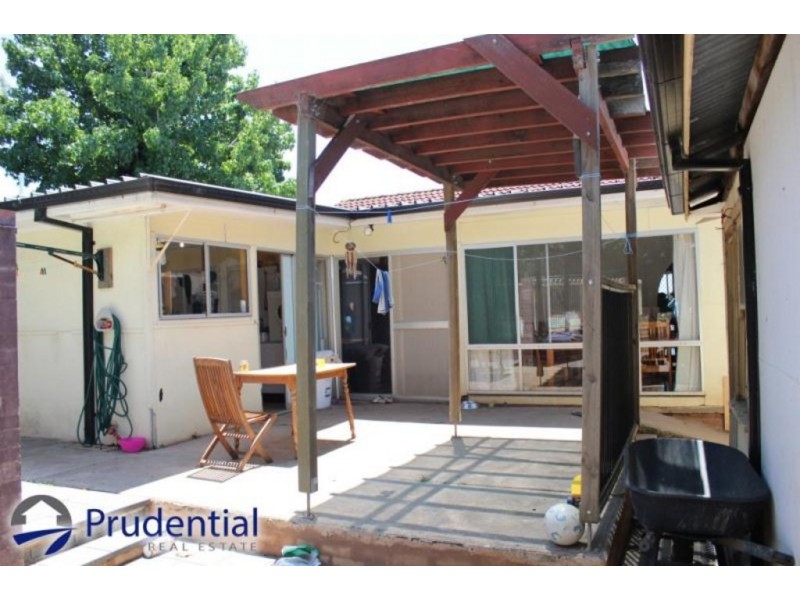 32 Carcoola Street, Campbelltown NSW 2560