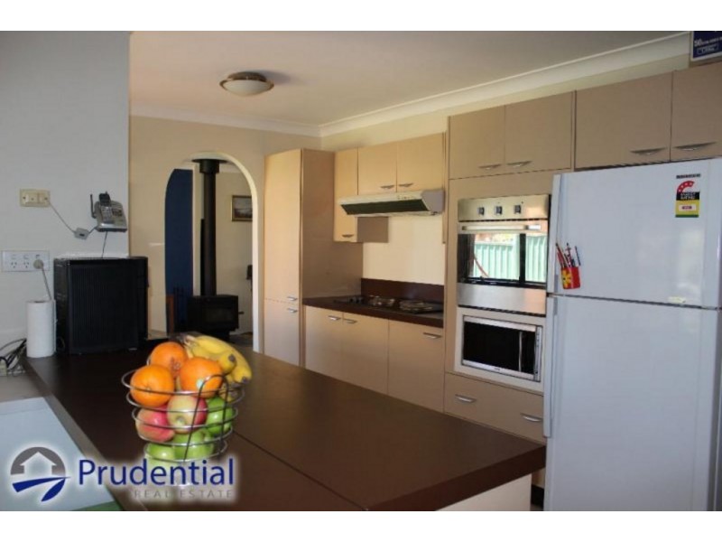25 Akuna Avenue, Bradbury NSW 2560