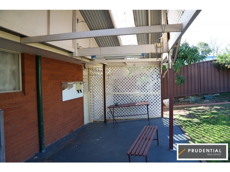 18 Uther Avenue, Bradbury NSW 2560