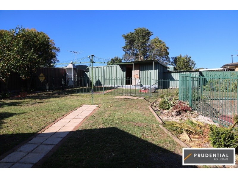 18 Uther Avenue, Bradbury NSW 2560