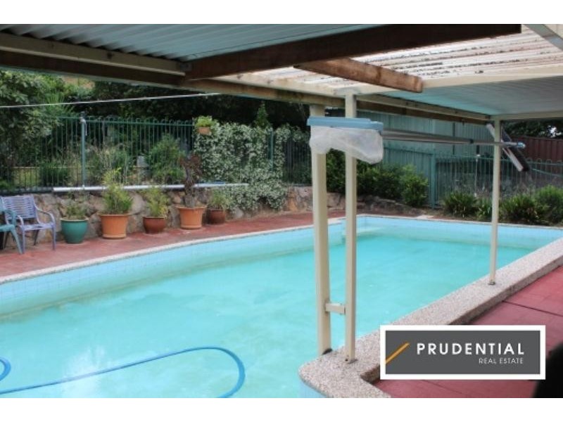 18 Uther Avenue, Bradbury NSW 2560