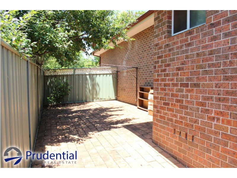 4/40-42 Warby Street, Campbelltown NSW 2560