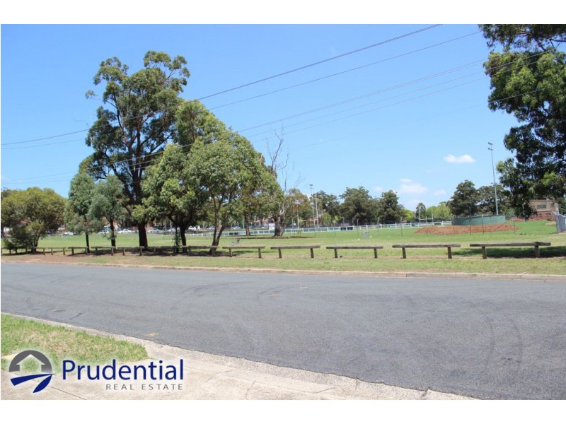 4/40-42 Warby Street, Campbelltown NSW 2560