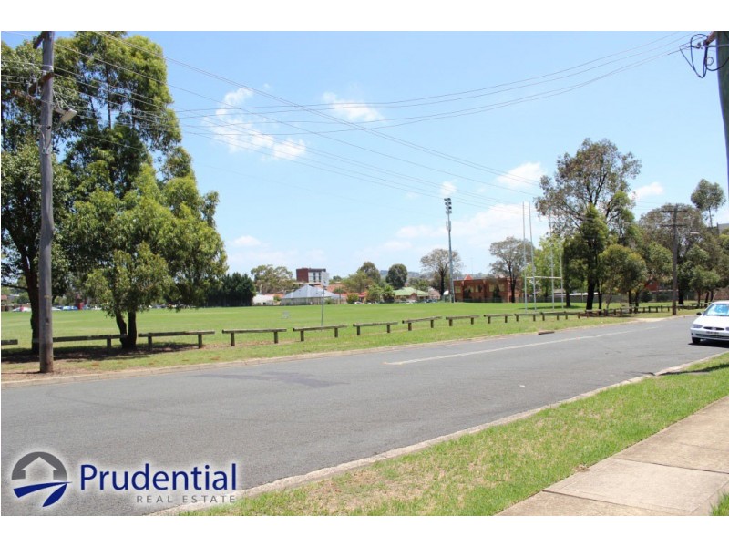 4/40-42 Warby Street, Campbelltown NSW 2560