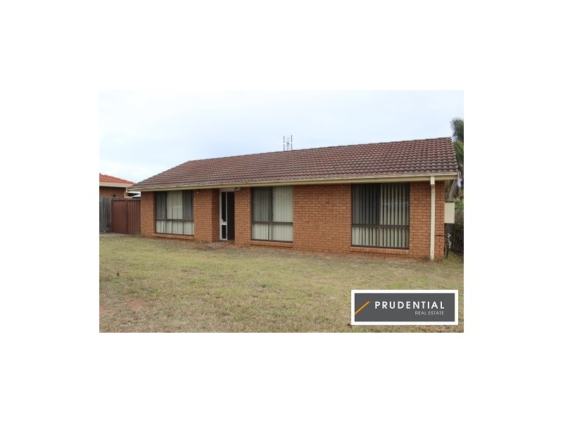 37 Woodland Road, St Helens Park NSW 2560