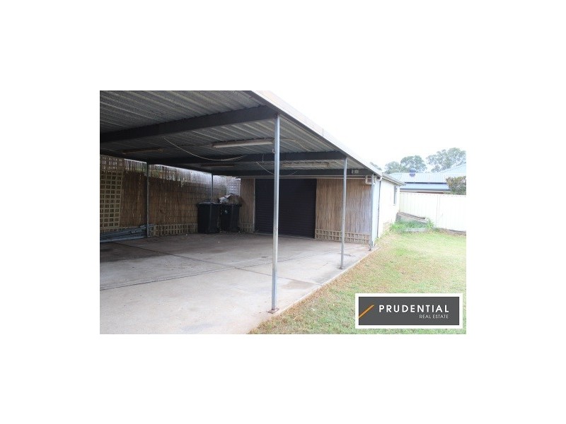 37 Woodland Road, St Helens Park NSW 2560