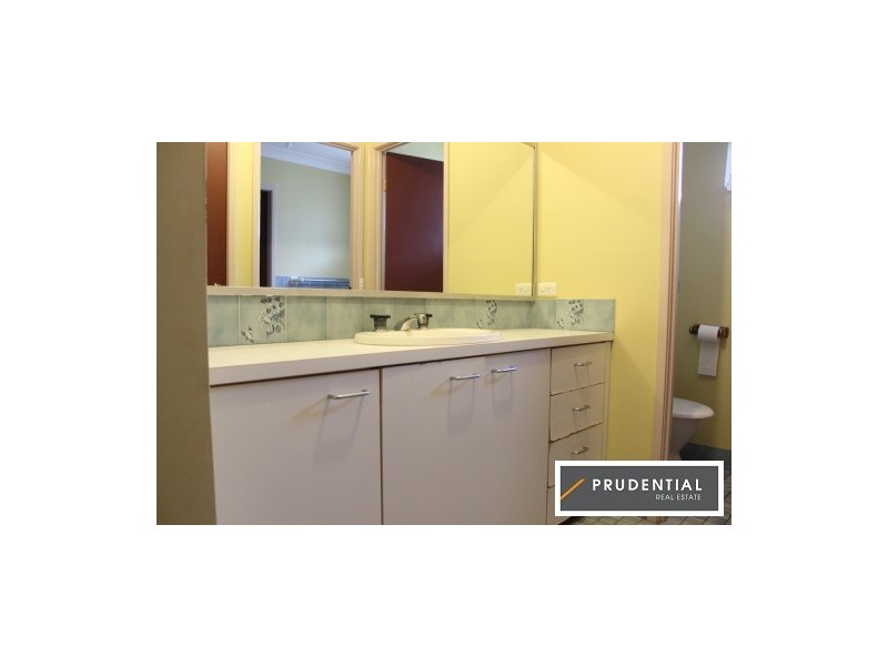 37 Woodland Road, St Helens Park NSW 2560