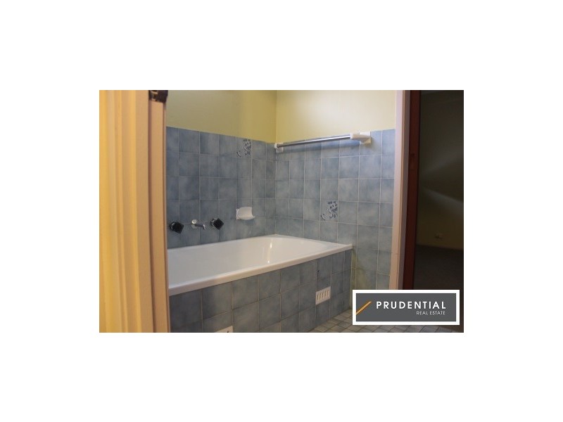 37 Woodland Road, St Helens Park NSW 2560