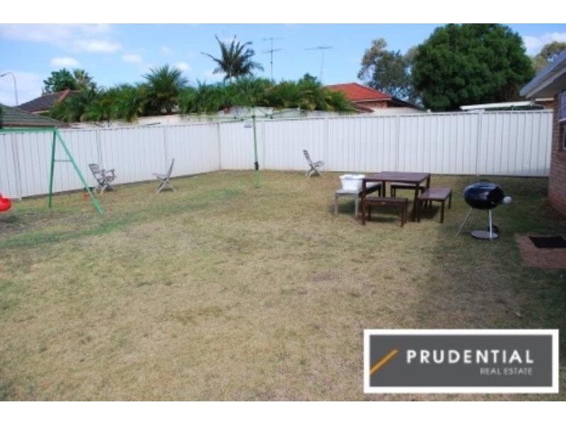 10 Wignell Place, Mount Annan NSW 2567