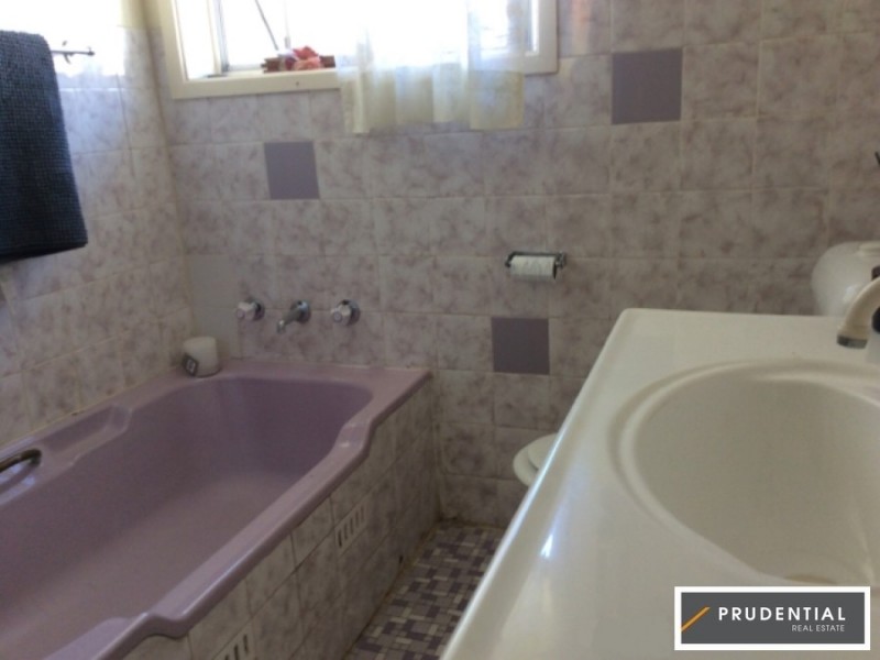 27 Turimetta Avenue, Leumeah NSW 2560