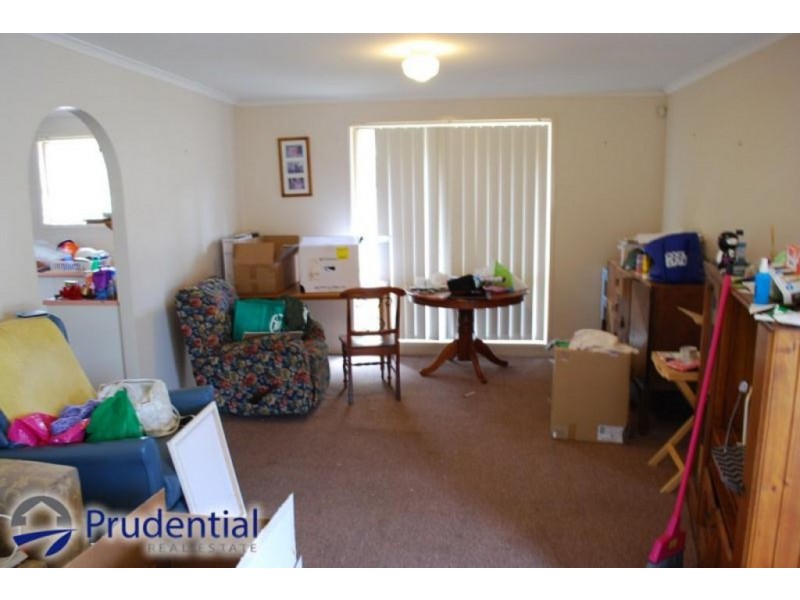 10 Melba Place, St Helens Park NSW 2560