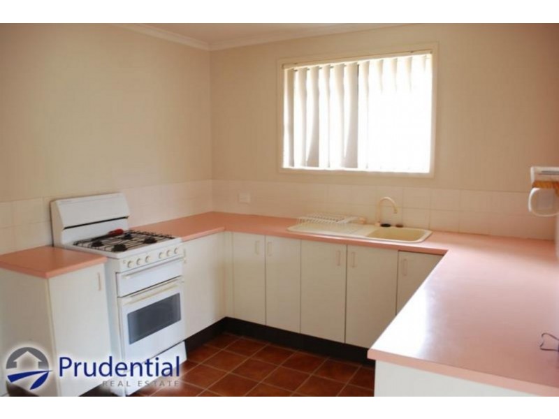 10 Melba Place, St Helens Park NSW 2560