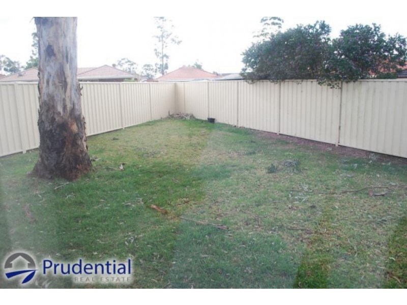10 Melba Place, St Helens Park NSW 2560