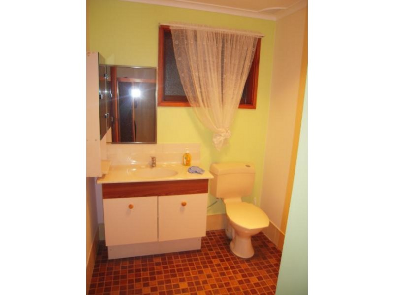 4 Ash Close, Bossley Park NSW 2176