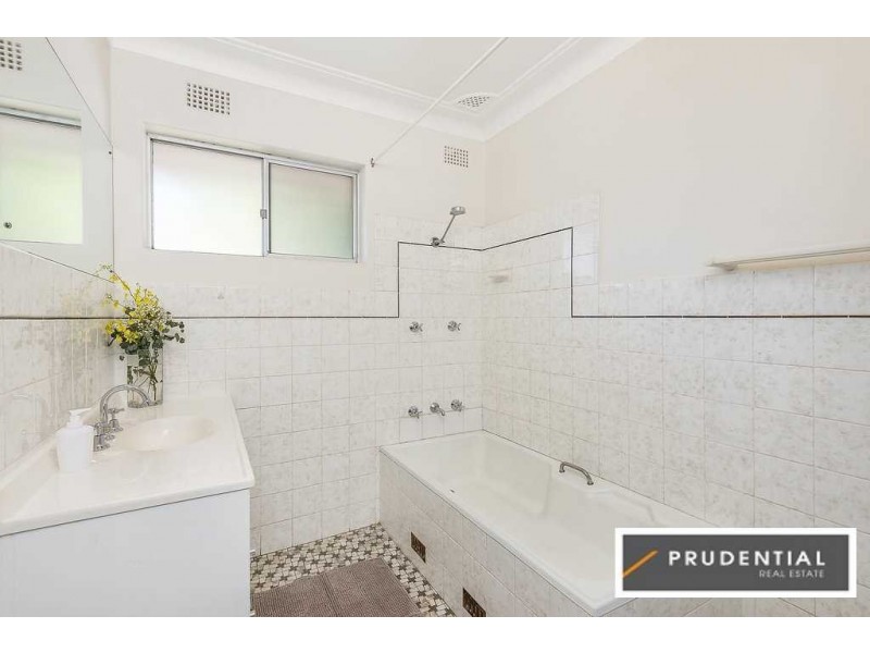 40 Tallowwood Crescent, Bradbury NSW 2560