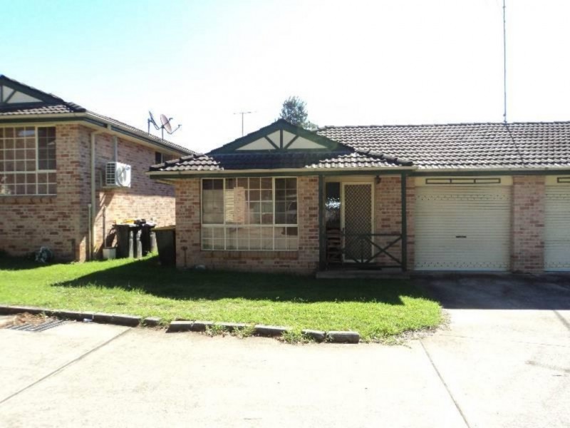 8/6 Westmoreland Rd, Minto NSW 2566
