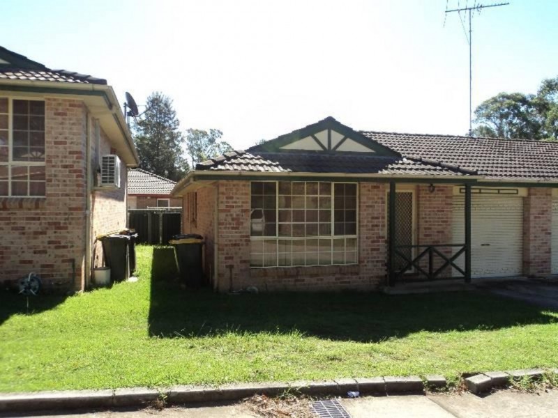 8/6 Westmoreland Rd, Minto NSW 2566