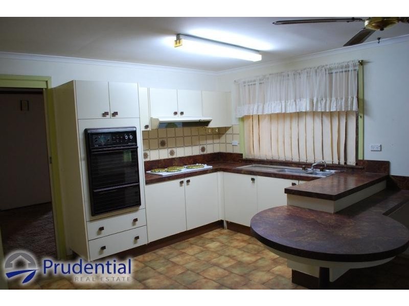 7 Young Place, Eagle Vale NSW 2558
