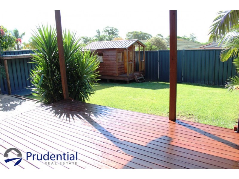 6 Mackillop Crescent, St Helens Park NSW 2560