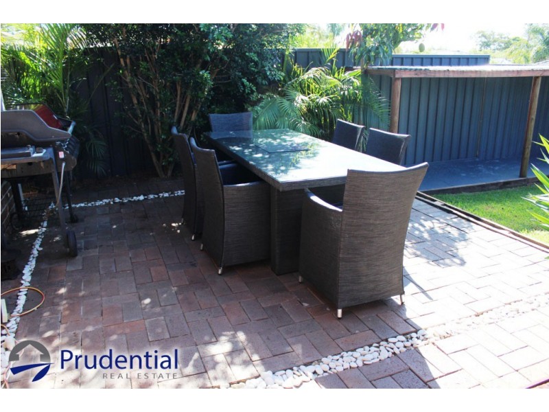 6 Mackillop Crescent, St Helens Park NSW 2560