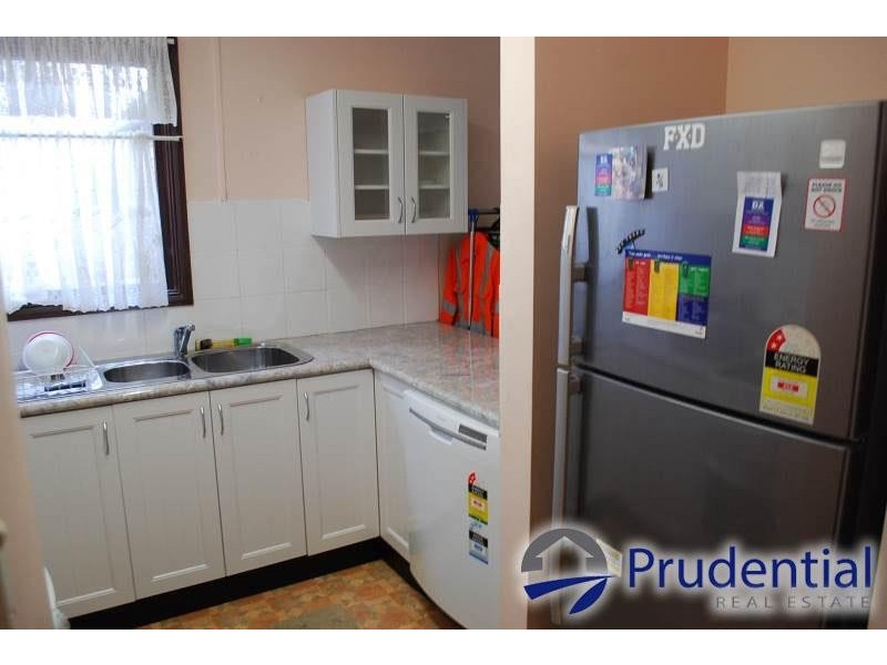 17/2-4 Whipbird Avenue, Ingleburn NSW 2565