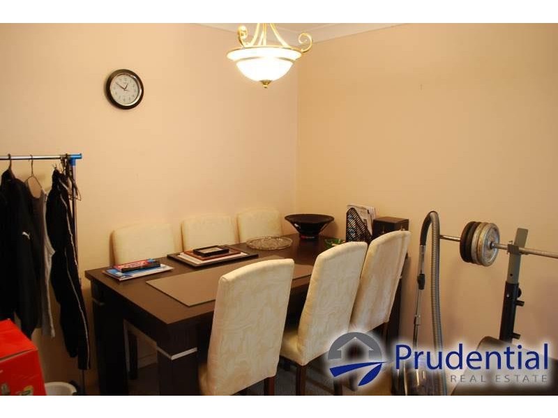 17/2-4 Whipbird Avenue, Ingleburn NSW 2565