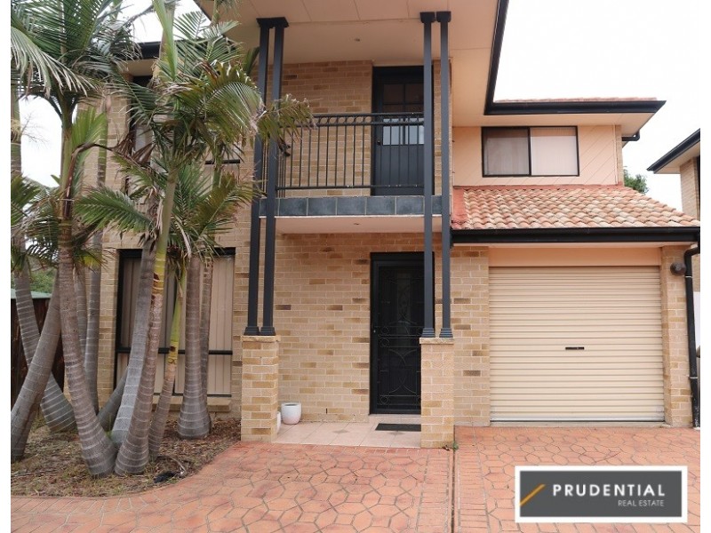 3/2 Cambridge Street, Ingleburn NSW 2565