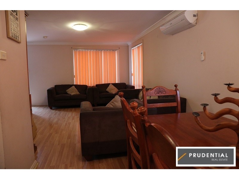 3/2 Cambridge Street, Ingleburn NSW 2565