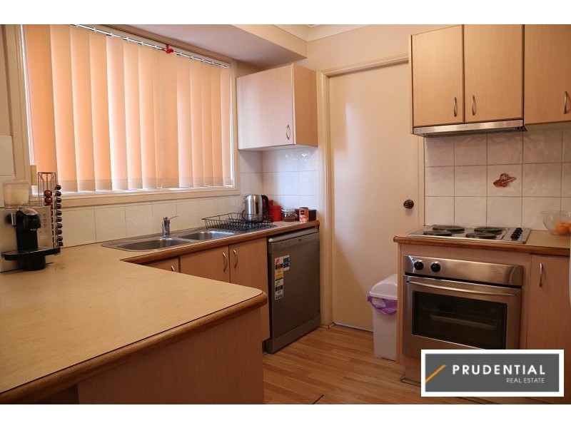 3/2 Cambridge Street, Ingleburn NSW 2565