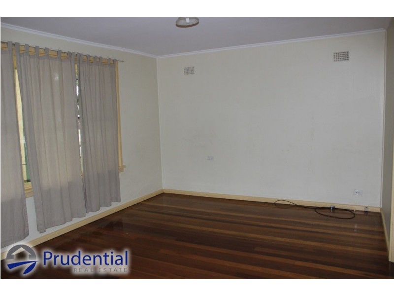 2 Milton Cres, Leumeah NSW 2560