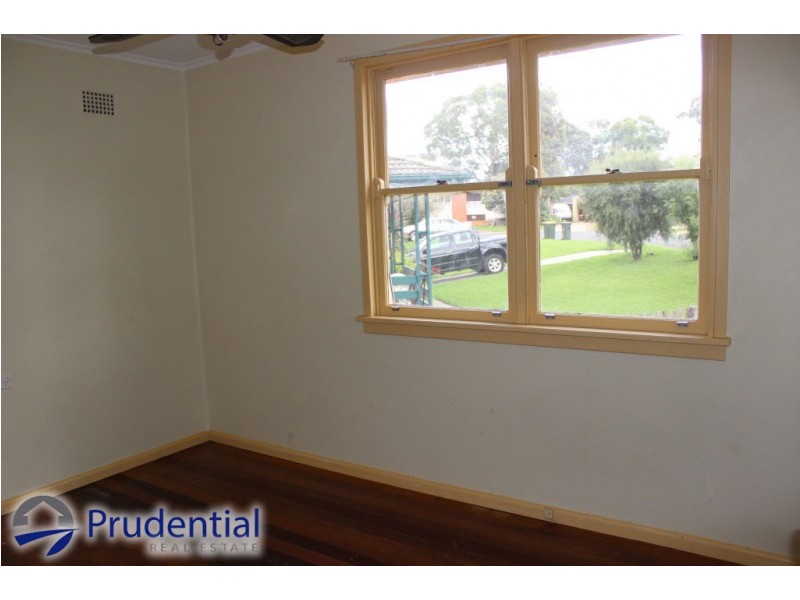 2 Milton Cres, Leumeah NSW 2560