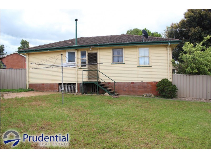 2 Milton Cres, Leumeah NSW 2560