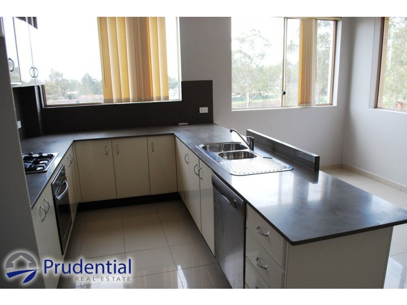 30/41 Woodhouse Drive, Ambarvale NSW 2560