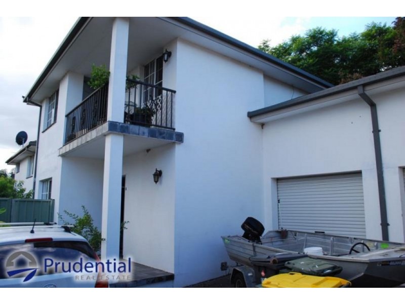 2/74 Bradbury Avenue, Campbelltown NSW 2560