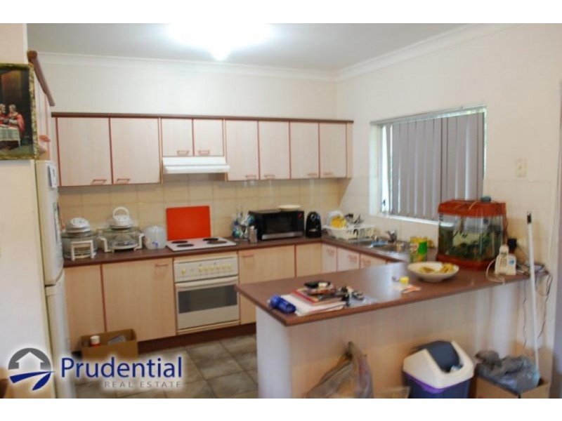 2/74 Bradbury Avenue, Campbelltown NSW 2560